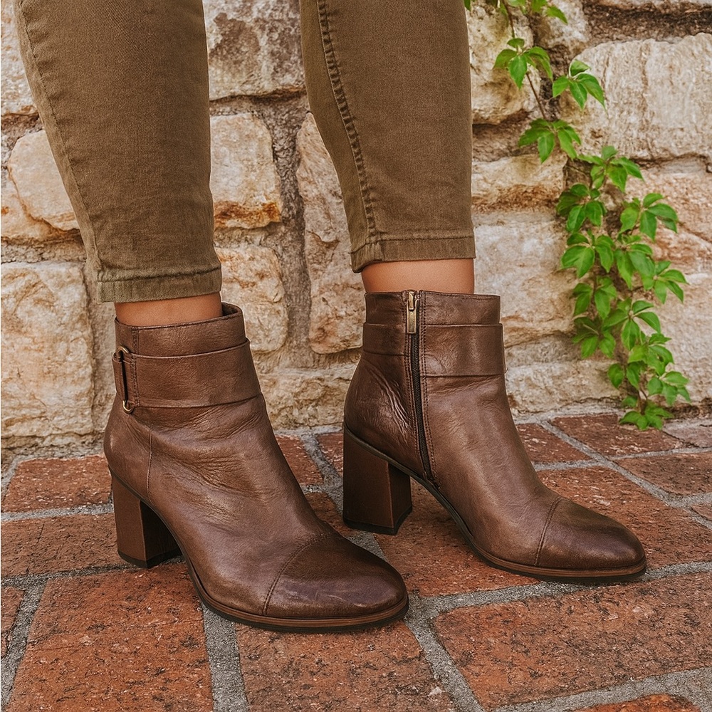 KORKS Distressed Brown Leather Ankle Boots, Beautiful Patina, 9M